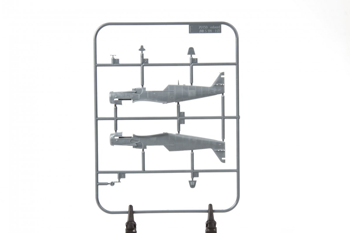 Eduard 70151 Avia S-199 bubble canopy 1/72 – obrázek 10