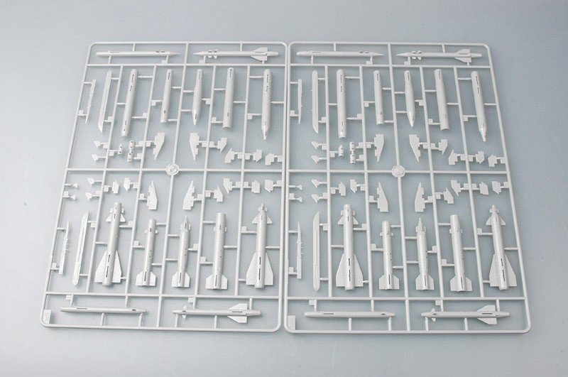 Trumpeter 02835 Su-24M Fencer-D 1/48 – zdjęcie 8