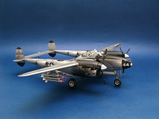 Trumpeter 02227 Lockheed P-38L-5-LO Lightning (1/32) – image 2