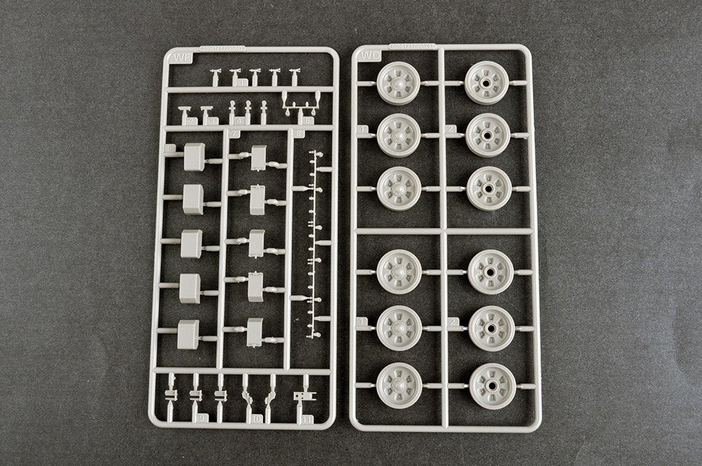 Trumpeter 09610 Russian T-72B3 with 4S24 Soft Case ERA &amp;amp; Grating Armor 1/35 – image 17