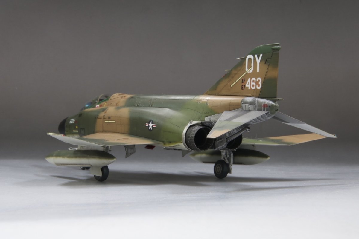 Fine Molds FP47S US AIR FORCE F-4D Jet Fighter The First MiG Ace 1/72 – obrázek 9