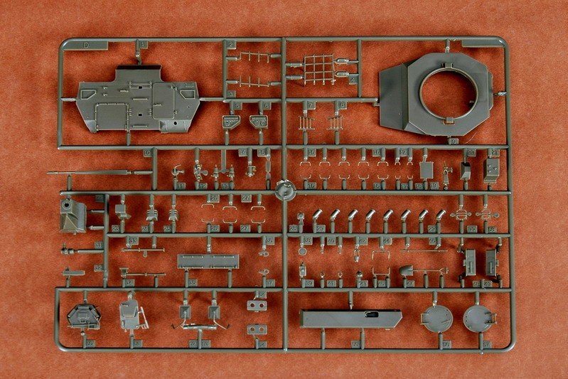 Trumpeter 00327 JGSDF Type 87 Reconnaissance Vehicle 1/35 – image 15