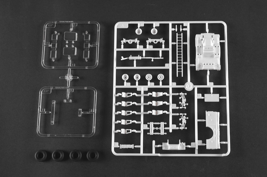 Trumpeter 07445 American LaFrance Eagle Fire Pumper 1/72 – image 18
