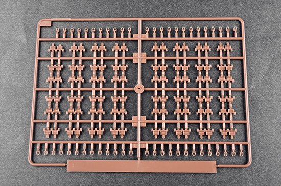 Trumpeter 09518 Russian S-300V 9A82 SAM 1/35 – image 11