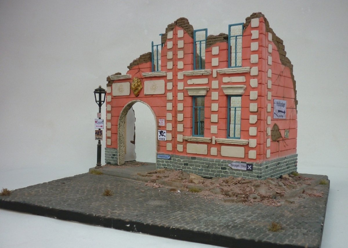 RT-Diorama 35222 Diorama-Base: &amp;quot;Bombed out Street&amp;quot; 1/35 – image 8