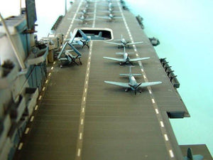 Trumpeter 05603 US Aircraft Carrier CV-10 Yorktown 1944 (1/350) – obrázek 10