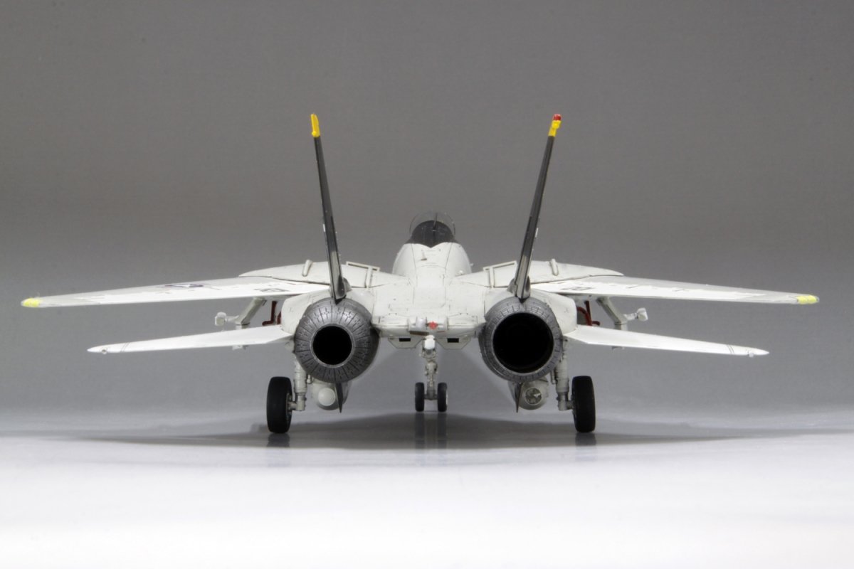 Fine Molds FP30 US Navy F-14A Tomcat 1/72 – image 4