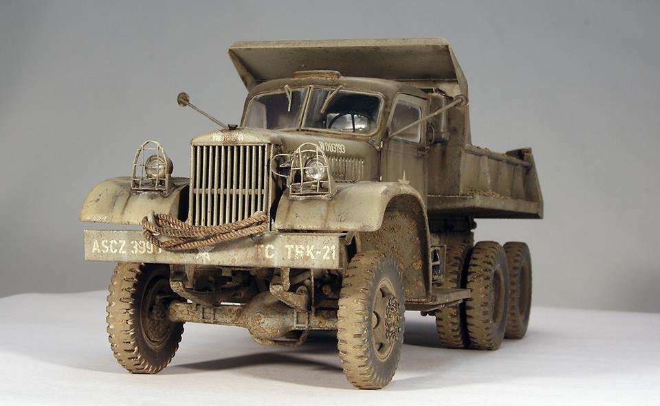Mirror Model 35804 US Diamond T 972 Dump Truck Hard Top Cab 1/35 – obrázek 5
