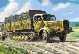Zvezda 3603 German half-truck Maultier 4.5t Truck (1/35)