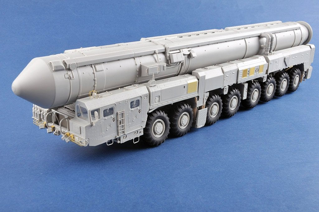 Trumpeter 01082 15U175 TEL of RS-12M1 Topol-M ICBM complex 1/35 – obrázek 3