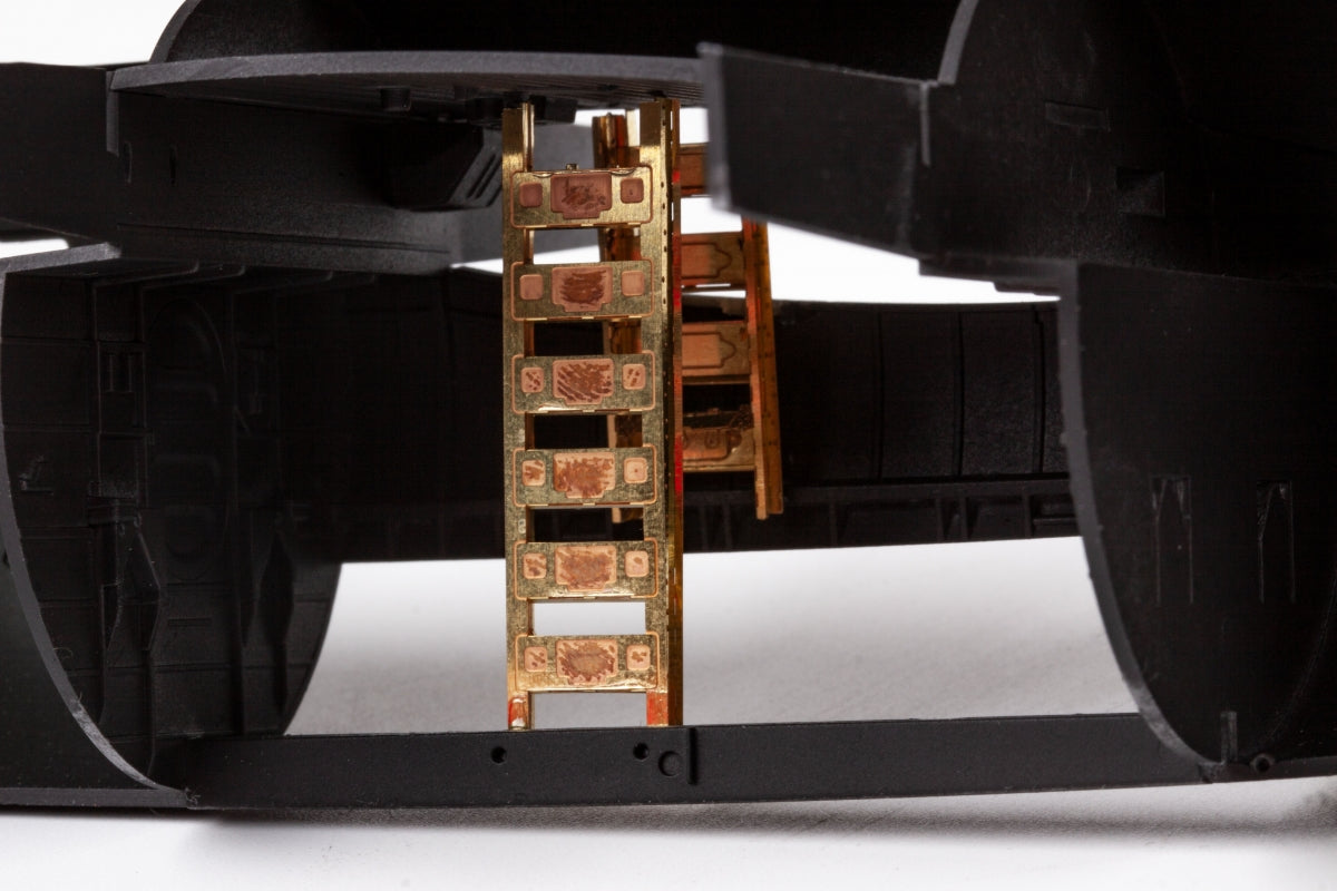 Eduard 481145 B-26B bomb bay ICM 1/48 – image 2