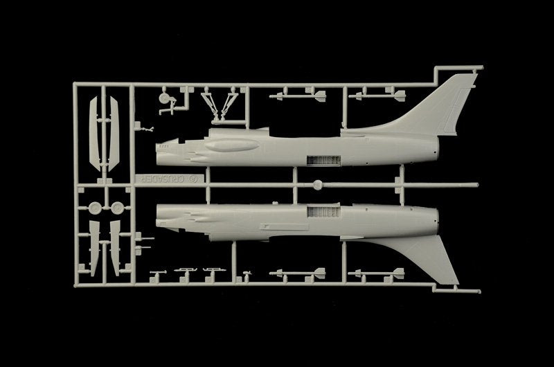 Italeri 1456 F-8E Crusader 1/72 – imagen 4