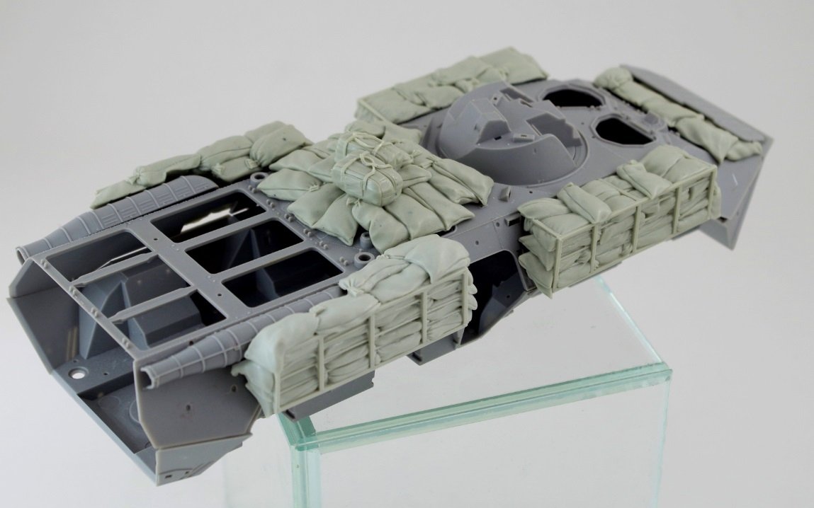 Panzer Art RE35-693 Sandbags armor for Ukrainian BTR-80 1/35 – Bild 4