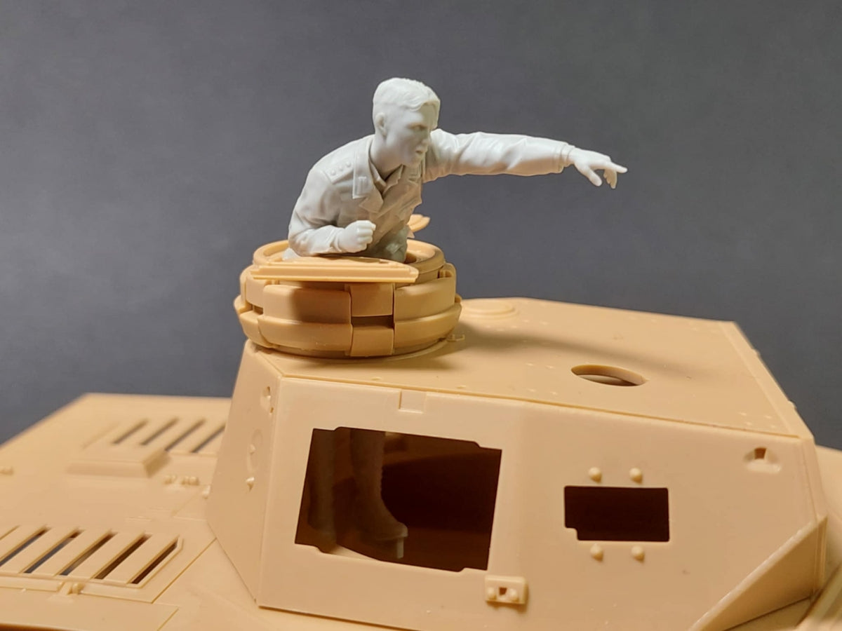 Panzer Art FI35-250 DAK Commandant de char Pz.lll/IV 1/35