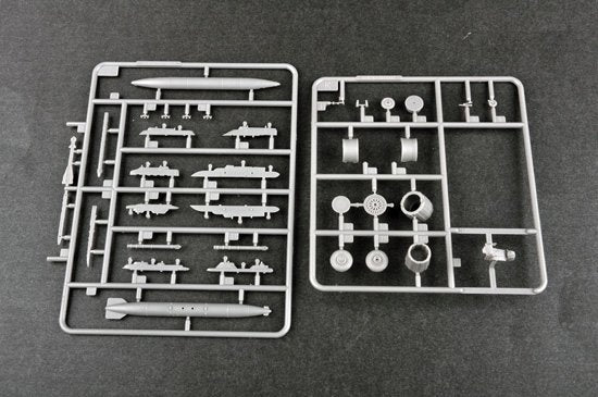 Trumpeter 01677 MIG-29UB Fulcrum Izdeliye 9.51 1/72 – Bild 9