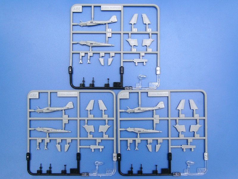 Trumpeter 05605 US CVN-68 Nimitz aircraft carrier 1975 (1/350) – image 18