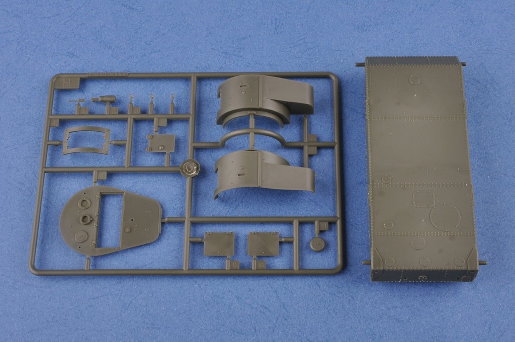 Hobby Boss 82495 Soviet T-26 Light Infantry Tank Mod.1933 1/35 – image 7