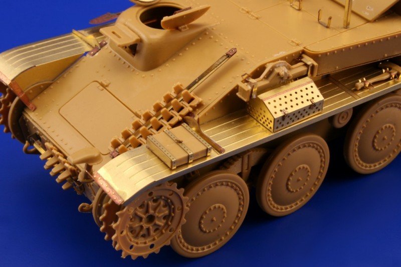 Eduard 36046 Flakpanzer 38 (Gepard) exterior 1/35 Italeri – obrázek 3
