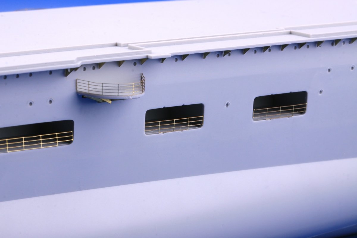 Eduard 53205 DKM Graf Zeppelin pt.2 railings TRUMPETER 1/350 – Bild 4