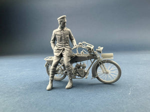 Copper State Models F35-055 Werner Voss posing with a motorcycle (Motorcycle not included) 1/35 – image 2