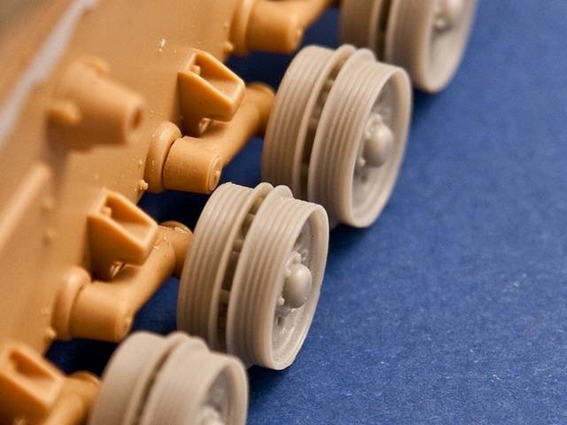 Panzer Art RE35-273 Pz.Kpfw III/StuG III burn out wheels 1/35 – image 3