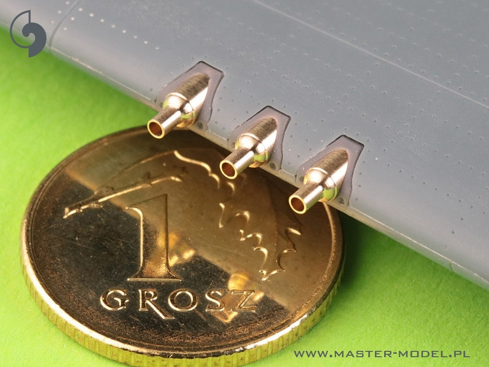Master AM-48-180 Curtiss P-40 E - sight, pitot tube and fairings for Browning .50 machine guns with resin mount for EDUARD 1/48 model – image 4