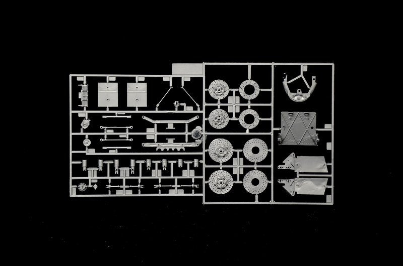 Italeri 4704 ALFA ROMEO 179 - 179C 1/12 – image 23