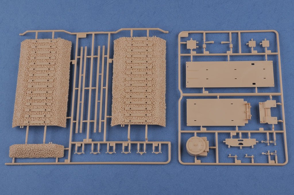 Hobby Boss 82922 German Panzerlok BR57 Armored Locomotive 1//72 – immagine 5