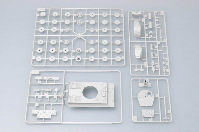 Trumpeter 07243 Tigre Ausf. E Milieu (1/72) – image 3