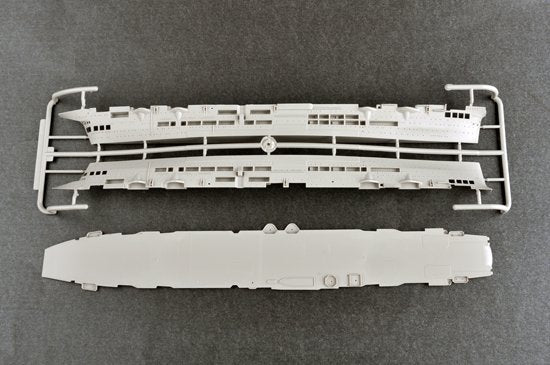 Trumpeter 06713 HMS Ark Royal 1939 1/700 – image 6