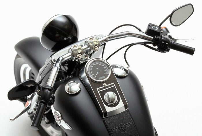 Tamiya 16041 Harley Davidson FLSTFB Fat Boy Lo 1/6 – immagine 8