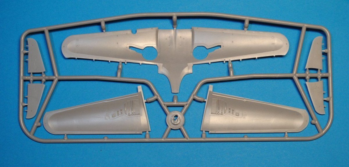 Dora Wings 72005 Bell P-63E-1-BE Kingcobra 1/72 – obrázek 4