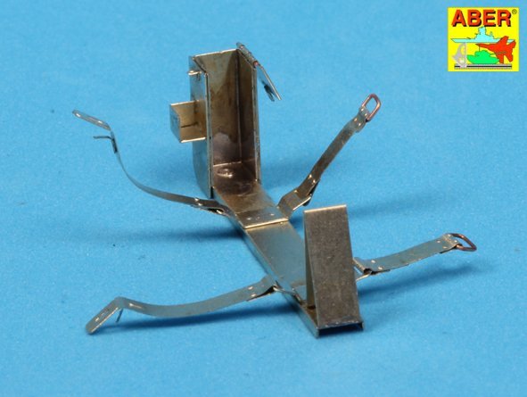 Aber 16027 Fire extinguisher with brackets used on German tanks, assault guns and other vehicles 1/16 – image 3