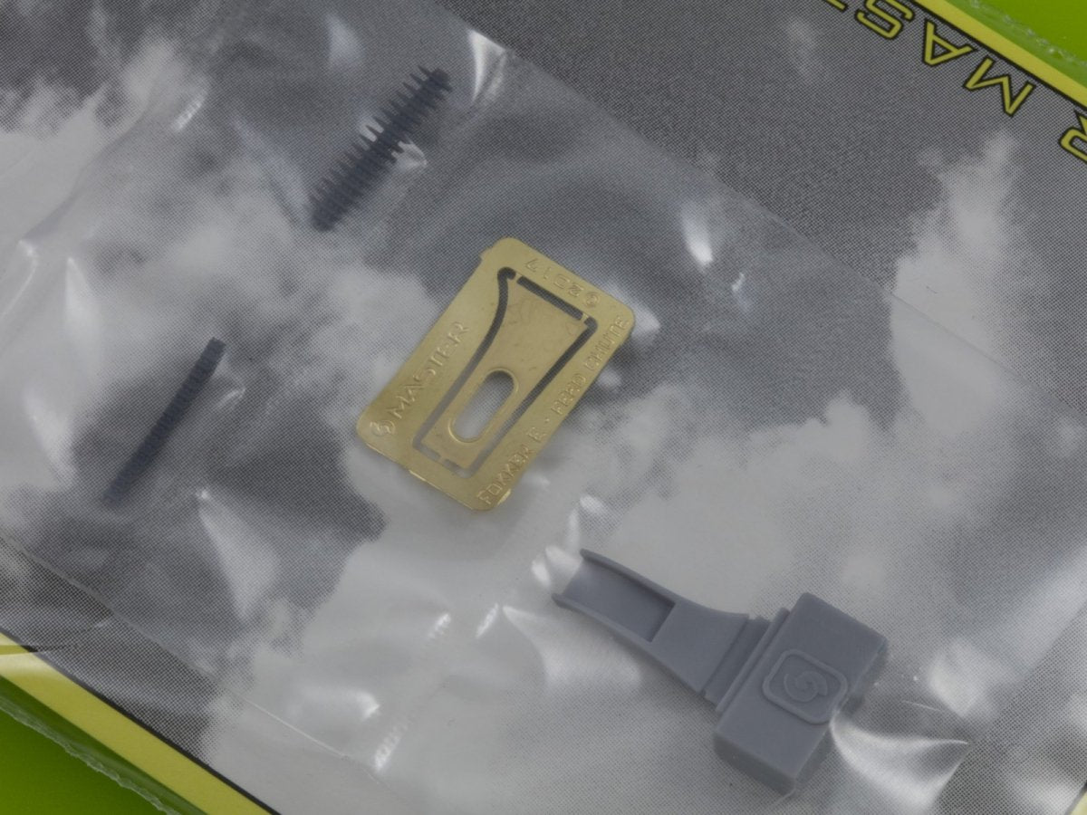 Goulotte d&amp;#39;alimentation en munitions Master AM-32-105 Fokker E.II/E.III (Première version) avec bande pour LMG 08 Spandau (1/35) – image 5