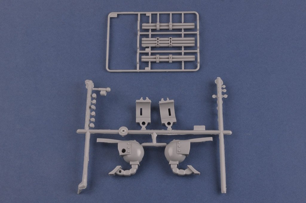 Hobby Boss 81807 UH-1 HUEY B/C 1/18 – obrázek 6