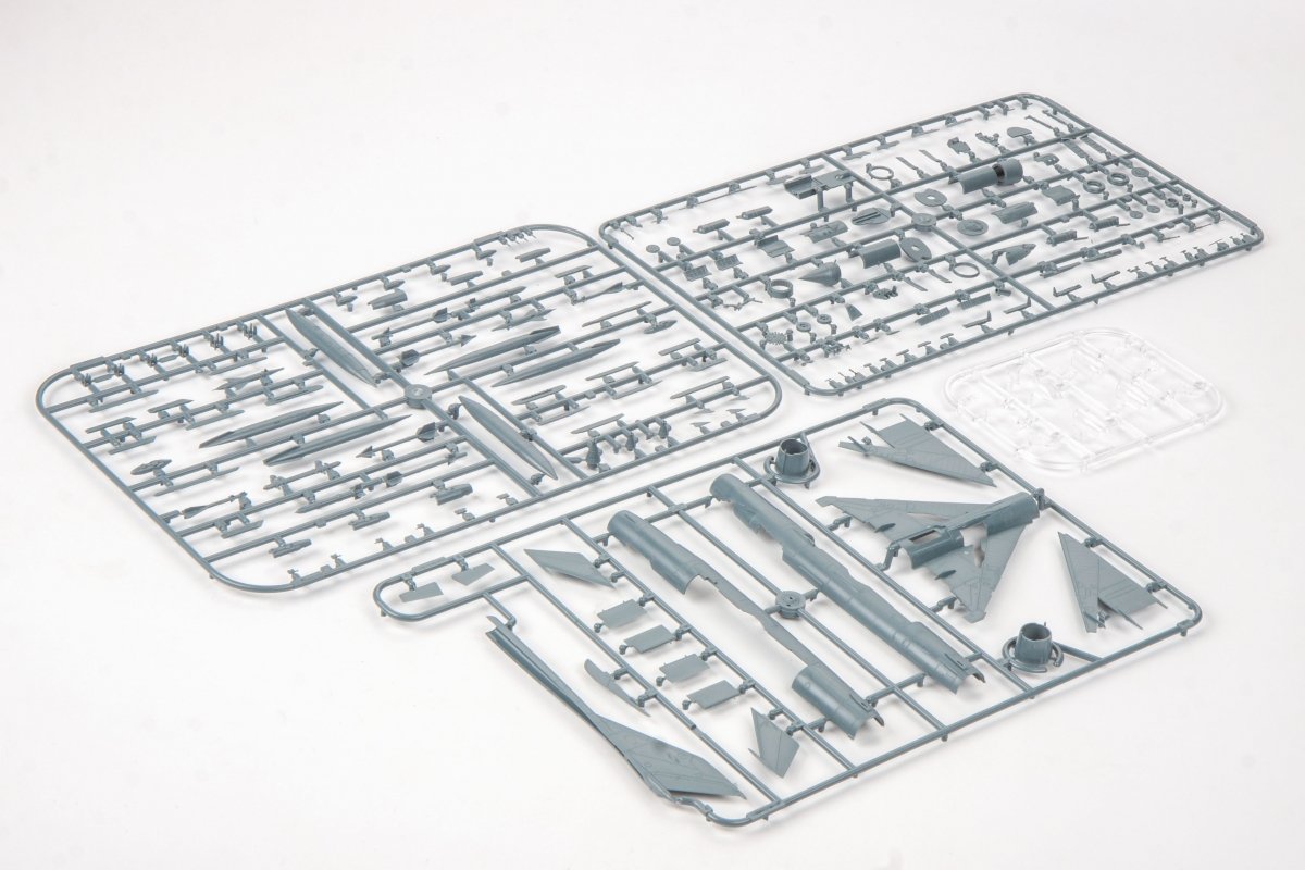 Eduard 70142 MiG-21MF Fighter Bomber 1/72 – image 4