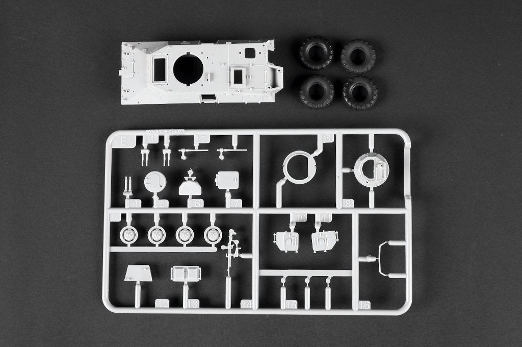 Trumpeter 07439 M706 Commando Armored Car in Vietnam 1/72 – immagine 6
