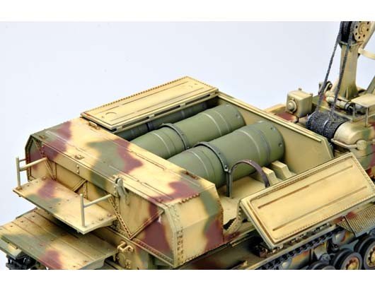Trumpeter 00363 German Pz.Kpfw IV Ausf F Fahrgestell 1/35 – image 4
