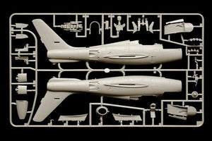 Italeri 2682 Republic F - 84F Thunderstreak 1/48 – image 4