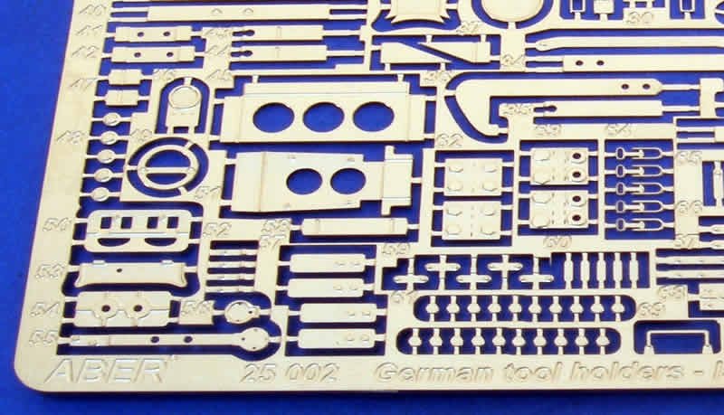 Aber 25002 German tool holders - late used from 1943 1/25 scale model 1/25 – obrázek 3