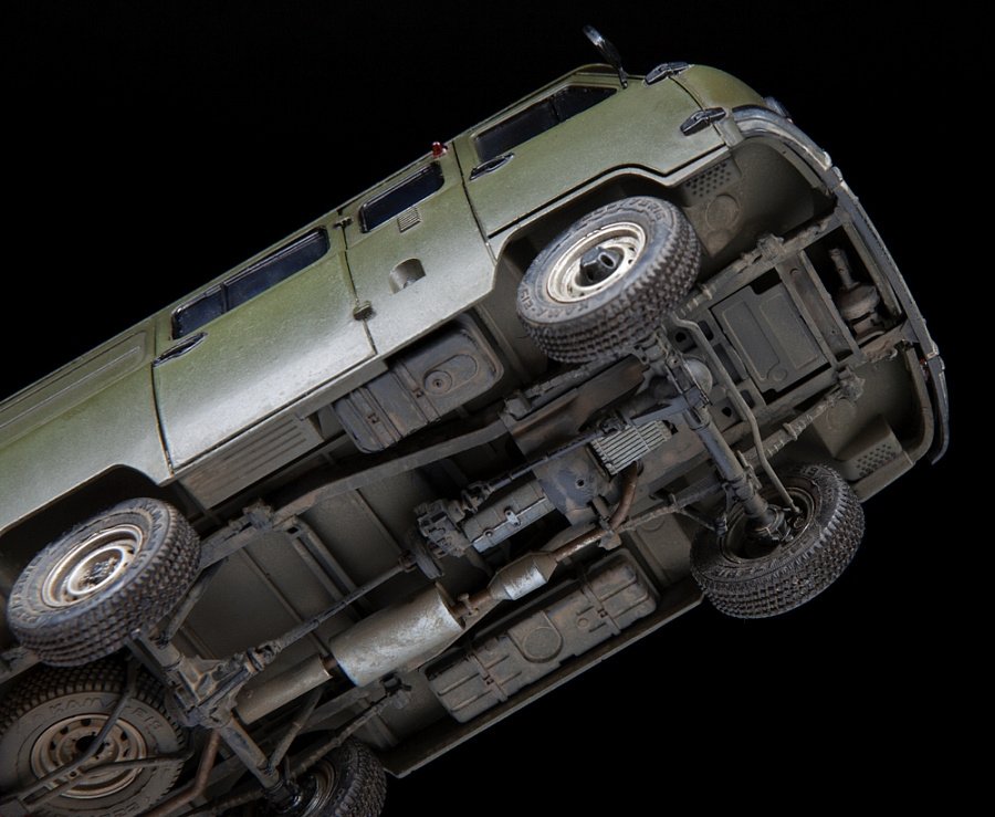 Zvezda 3644 Russian Military Van UAZ 3909 1/35 – obrázek 4