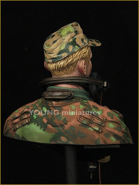 Young Miniatures YM1851 German WAFFEN SS Panzer Officer WWII 1/10 – image 5