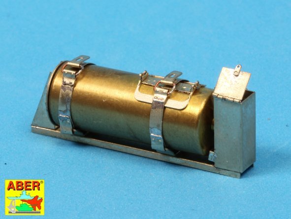 Aber 16027 Fire extinguisher with brackets used on German tanks, assault guns and other vehicles 1/16 – image 10