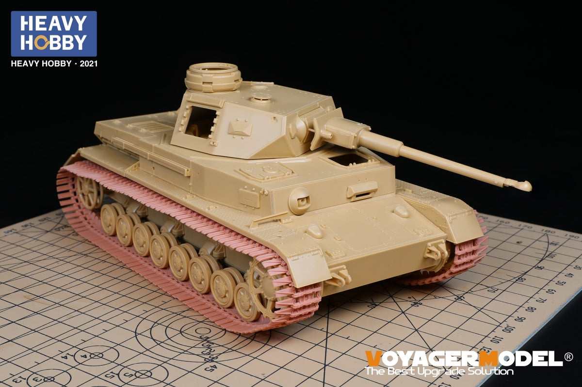 Heavy Hobby PT35013 WWII German Pz.III/IV Winterketten Tracks Pattern C 1/35 – image 3