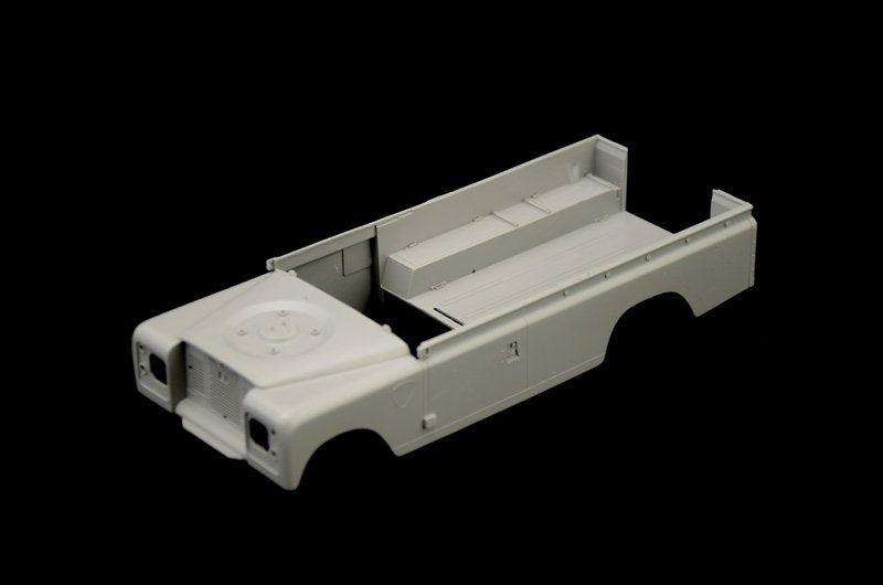 Italeri 3665 Land Rover 109 LWB 1/24 – image 4