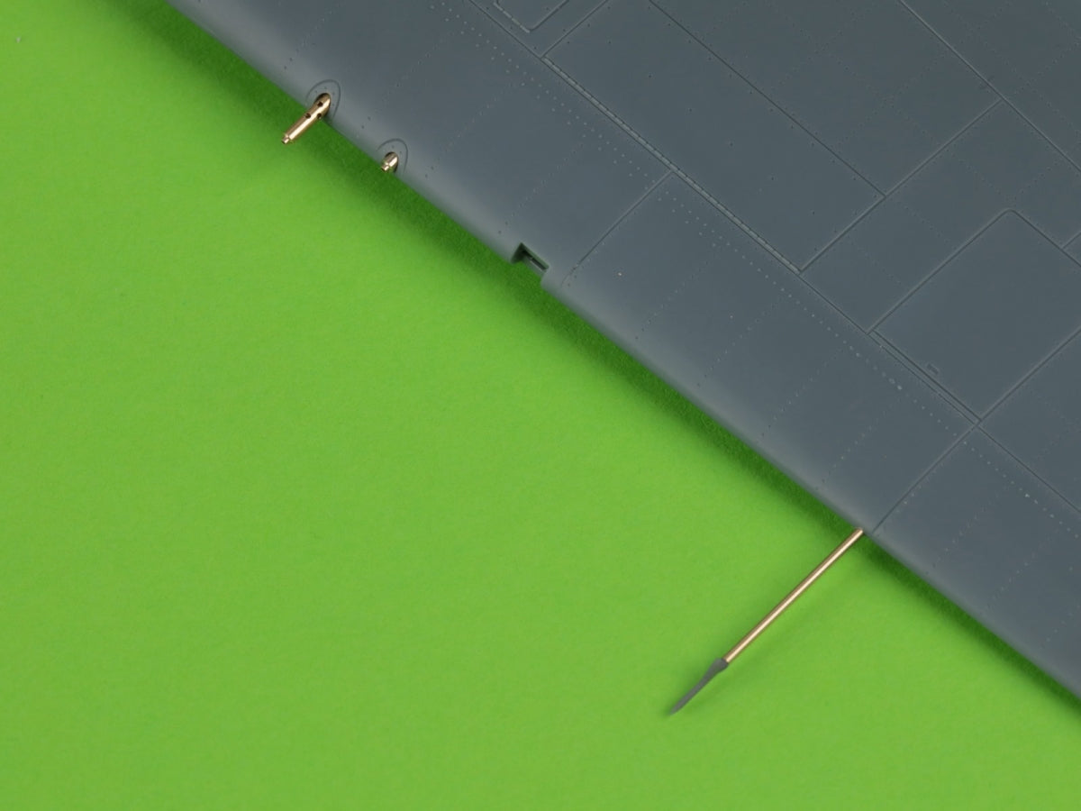 Master AM-48-169 F4F-3 Wildcat LATE - Browning .50 MGs with round radiator holes and two versions of the 1/48 pitot tube – Bild 8
