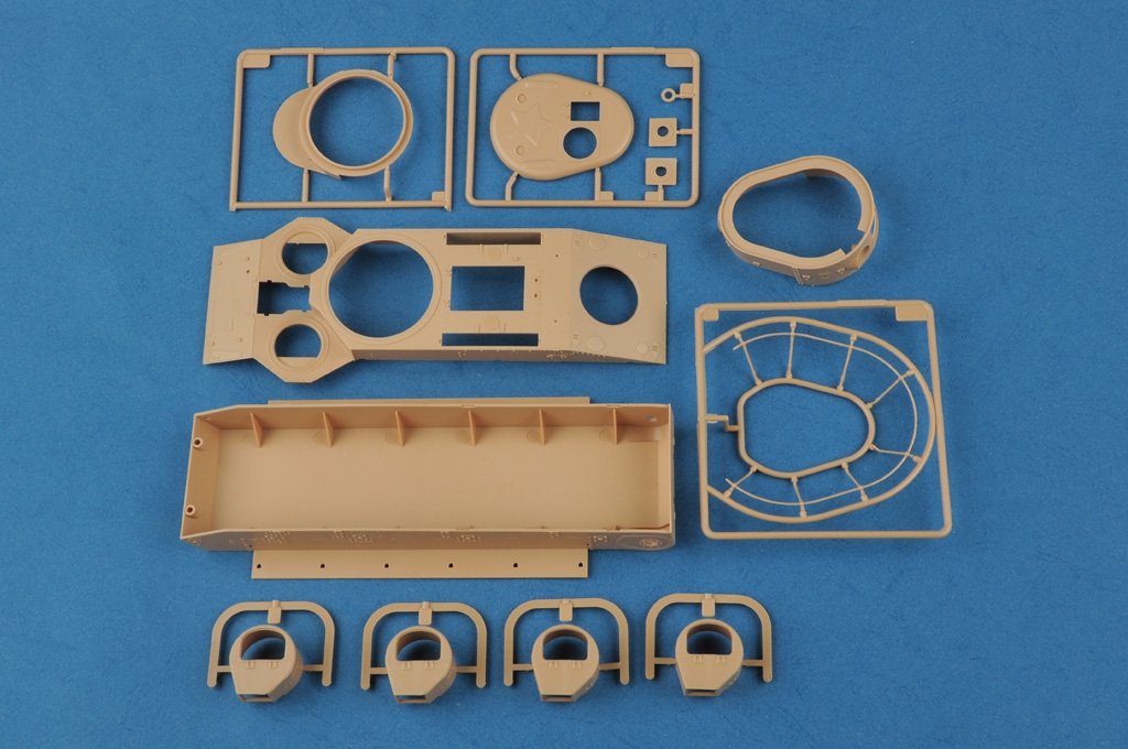 Hobby Boss 83853 Soviet T-28 Medium Tank (Riveted) – immagine 6