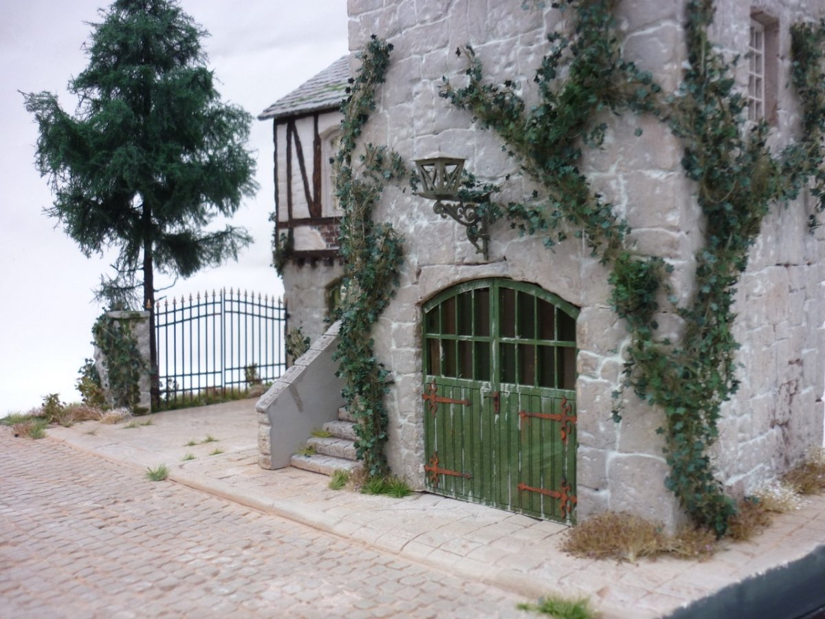 RT-Diorama 35241 Old Manor House 1/35 – image 7