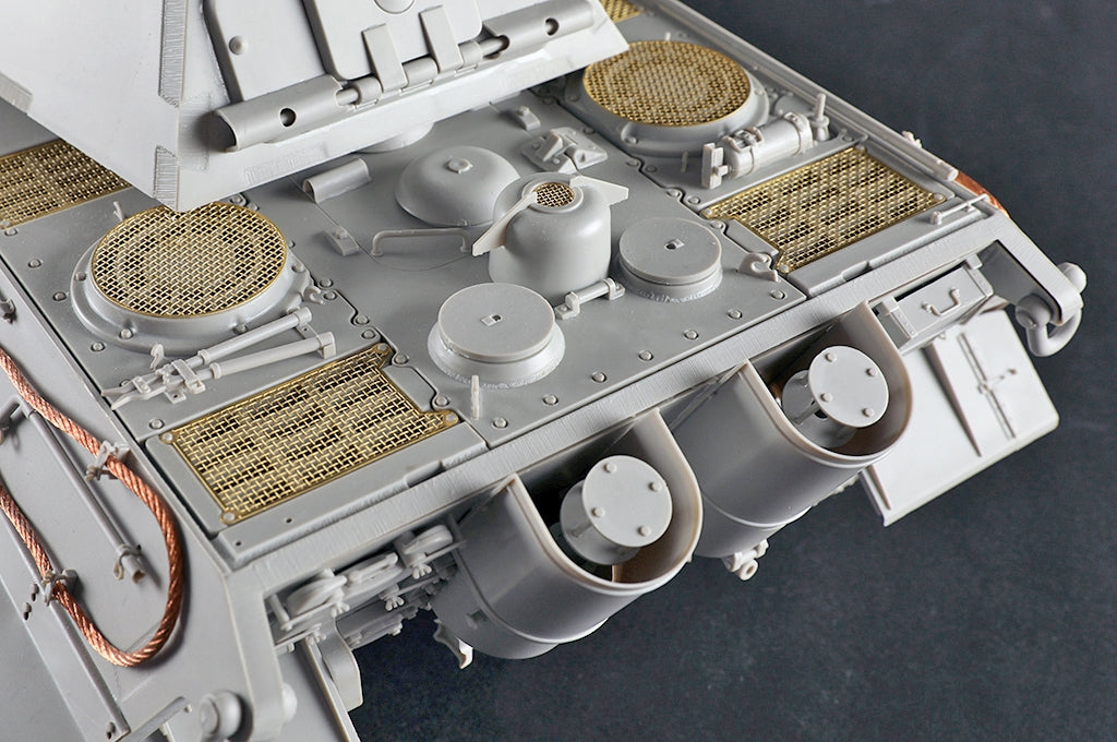 Trumpeter 00948 Char lourd allemand Tiger II - Tourelle Porsche, première production, échelle 1/16 – image 10