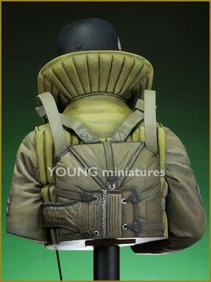 Young Miniatures YM1833 Luftwaffe Bomber Crewman, 1940 1/10 – image 3